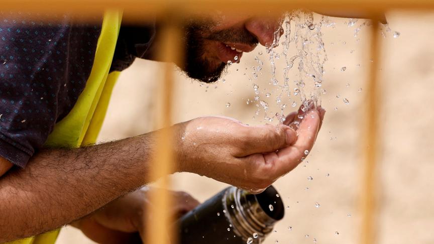 Alerte rouge en France : le gouvernement déclenche un plan inédit pour faire face à la canicule - Le Soir