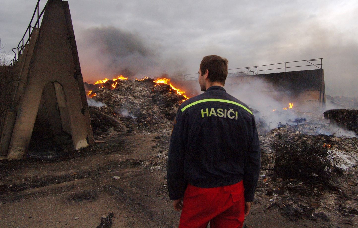 République tchèque : Plus de 70.000 paires de chaussures détruites dans l' incendie de l'ancienne usine Bata