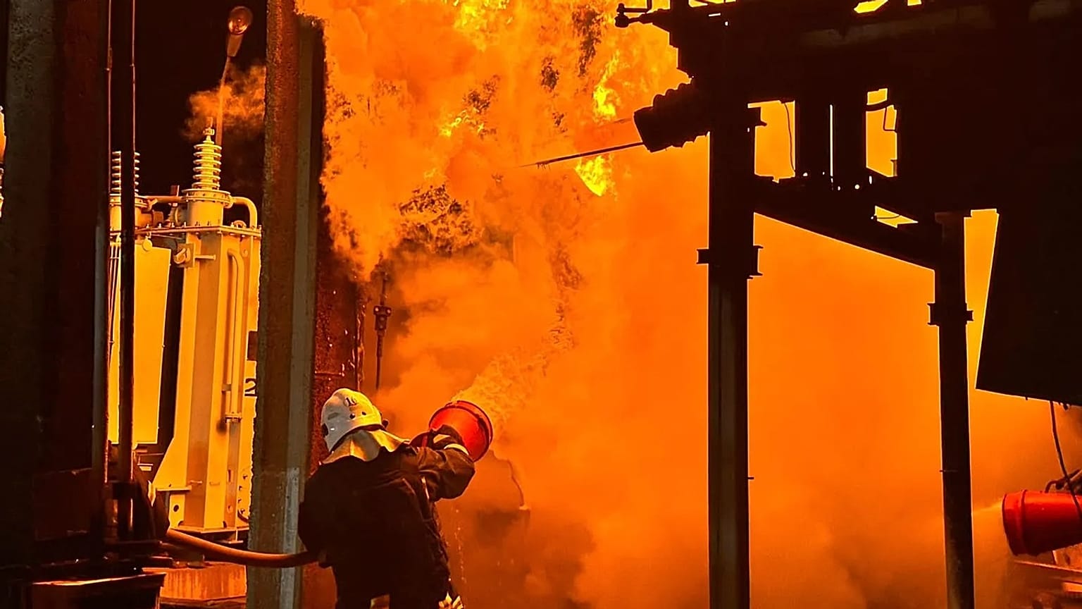 Frappes ukrainiennes: incendies dans des sites pétroliers en Russie et en Crimée | Euronews