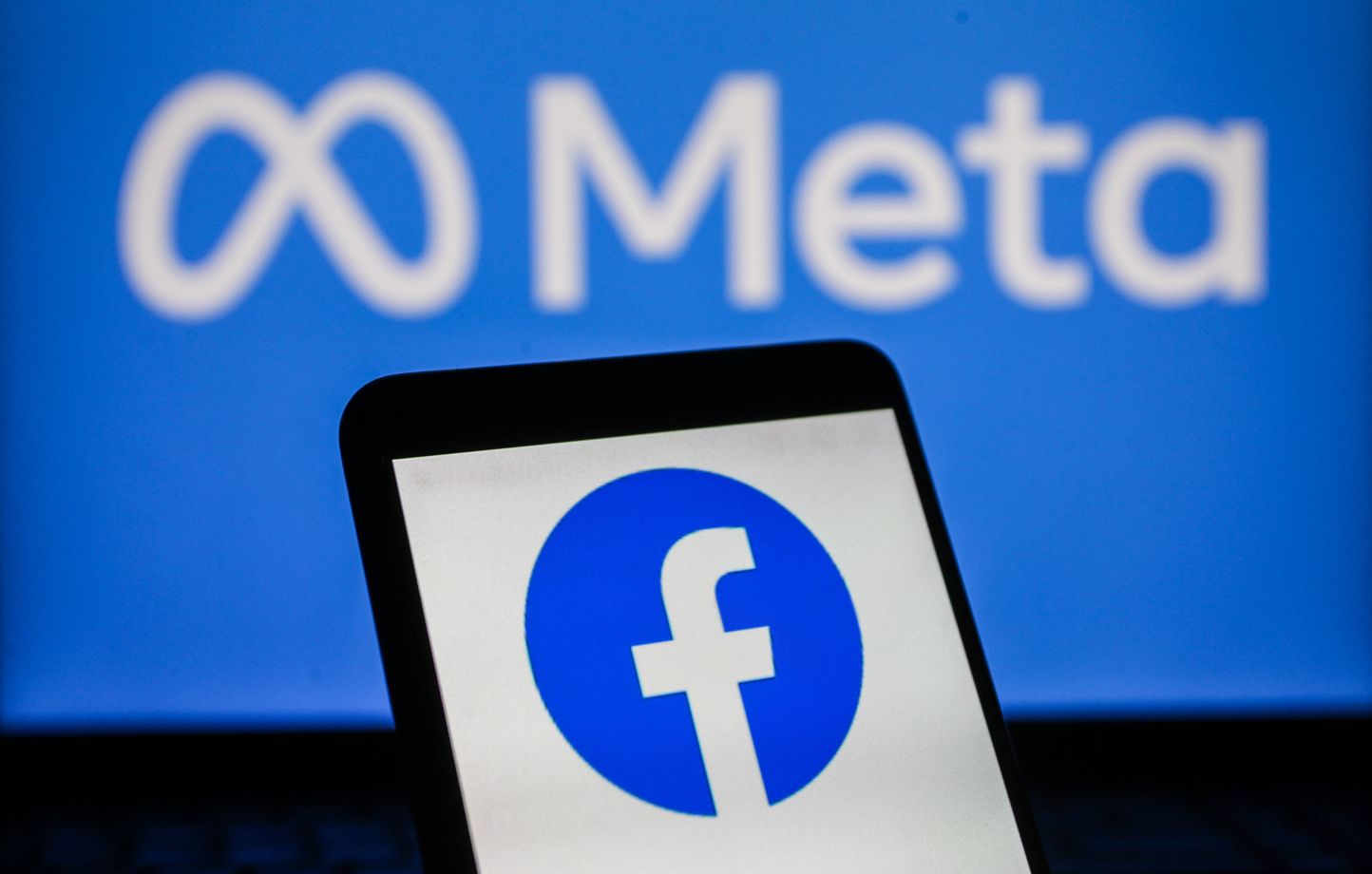 Meta laisse-t-elle les moins de 13 ans accéder à Instagram et Facebook, comme l'en accuse Bruxelles ?