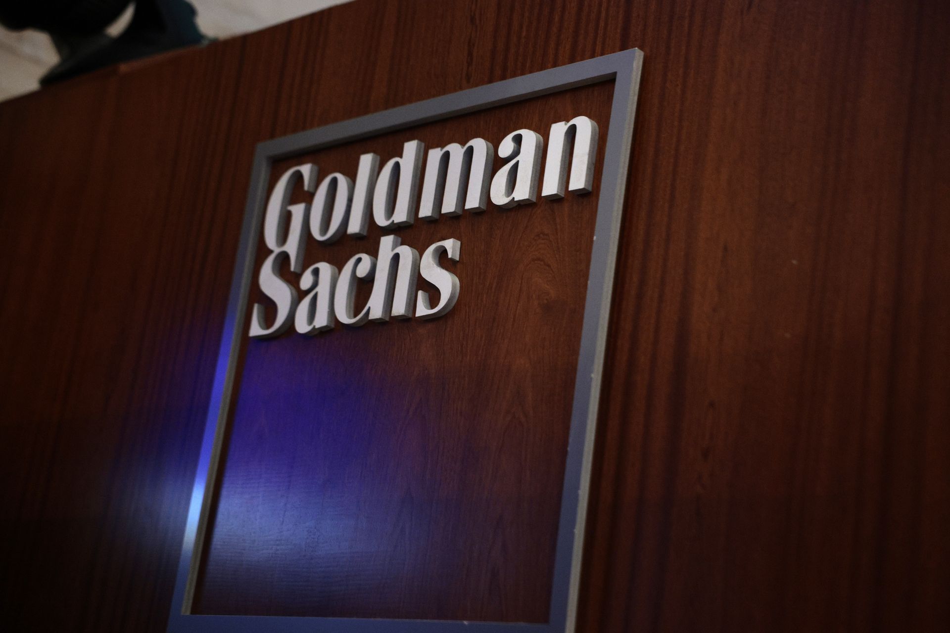 Goldman Sachs interdit à son personnel de parier sur les marchés de prévisions concernant la finance et la politique.