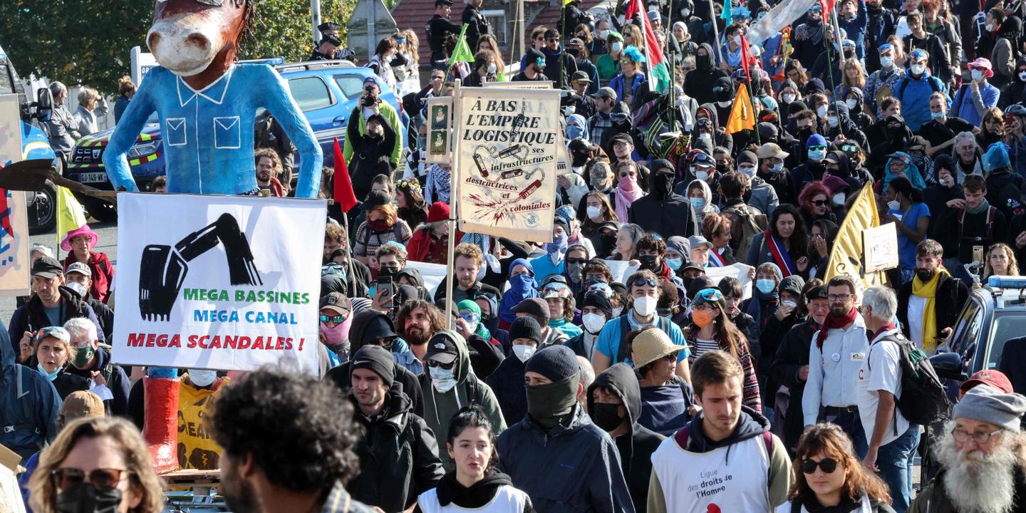 Plus d'un millier de personnes manifestent contre le projet de canal Seine-Nord Europe, dans l'Oise