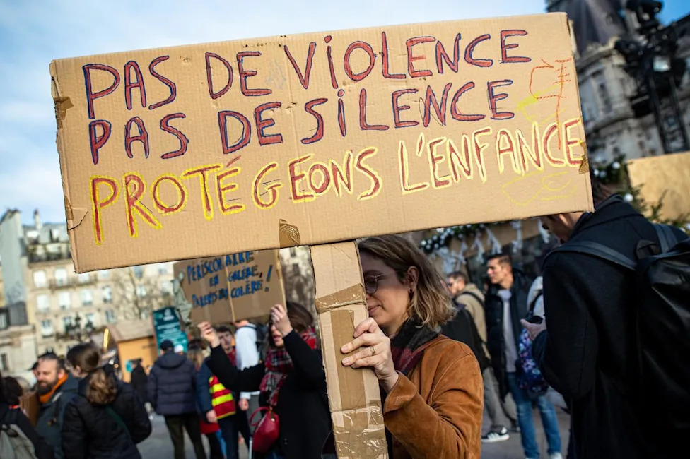 Périscolaire parisien : première condamnation pour agressions sexuelles d'un animateur - Yahoo! Actualités