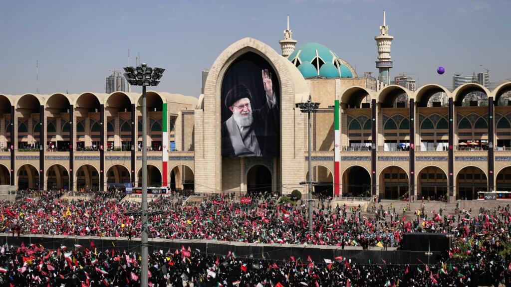 À la Une: les funérailles du guide suprême Ali Khamenei en Iran - Revue de presse internationale - RFI