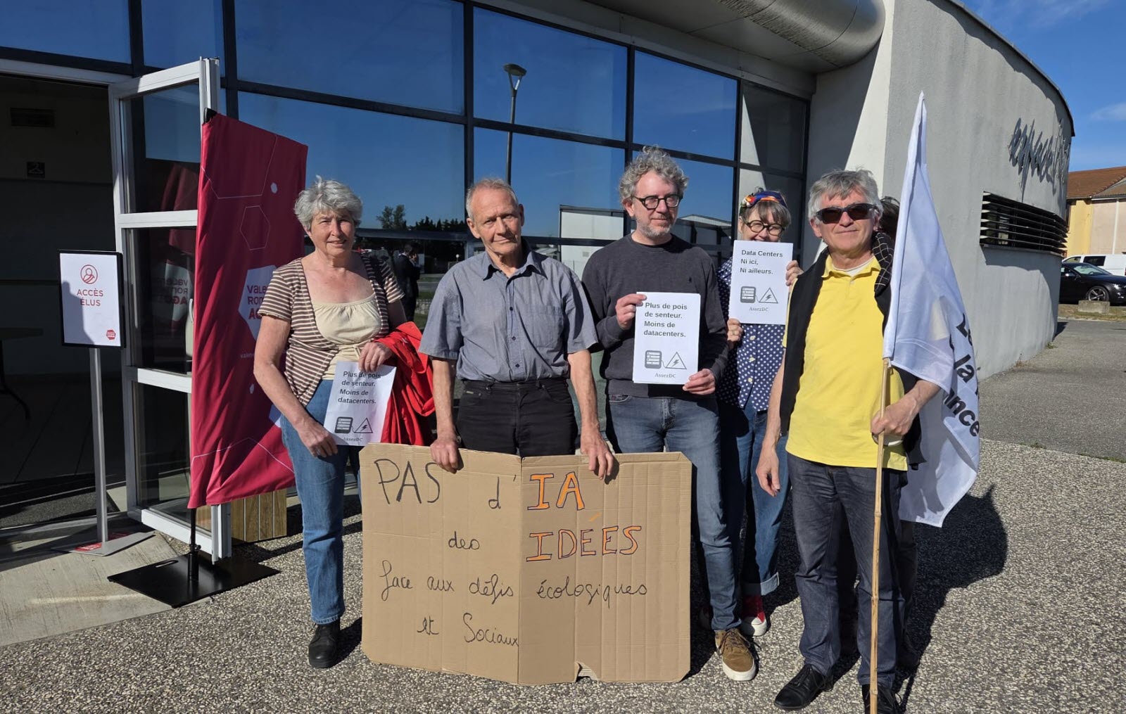 Portes-lès-Valence. Les opposants au datacenter de Rovaltain interpellent les élus de Valence Romans agglo