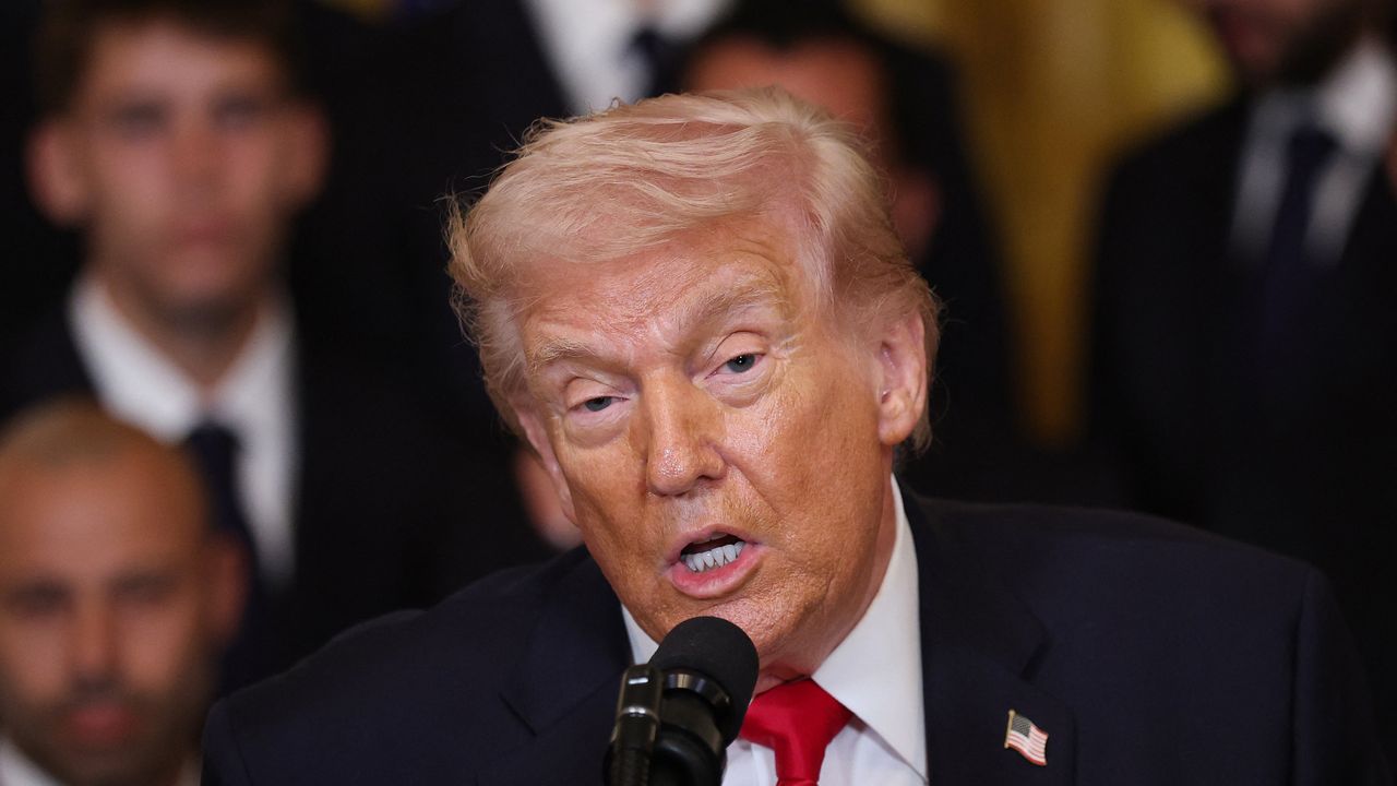 De quoi parle Trump quand il dit que la France a refusé que des avions américains survolent le territoire