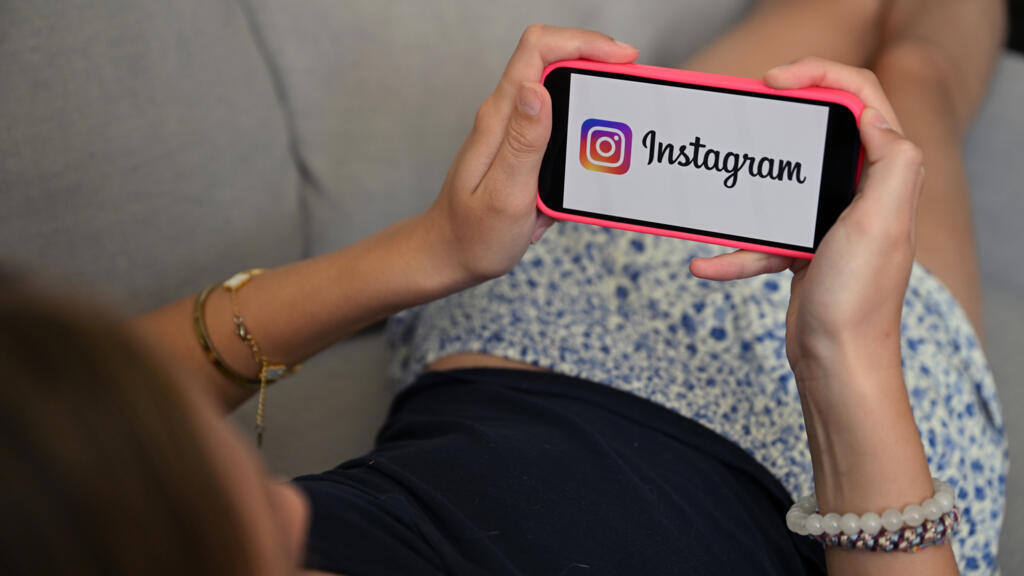L'UE ordonne à Meta de changer les "interfaces addictives" d'Instagram et Facebook - France 24