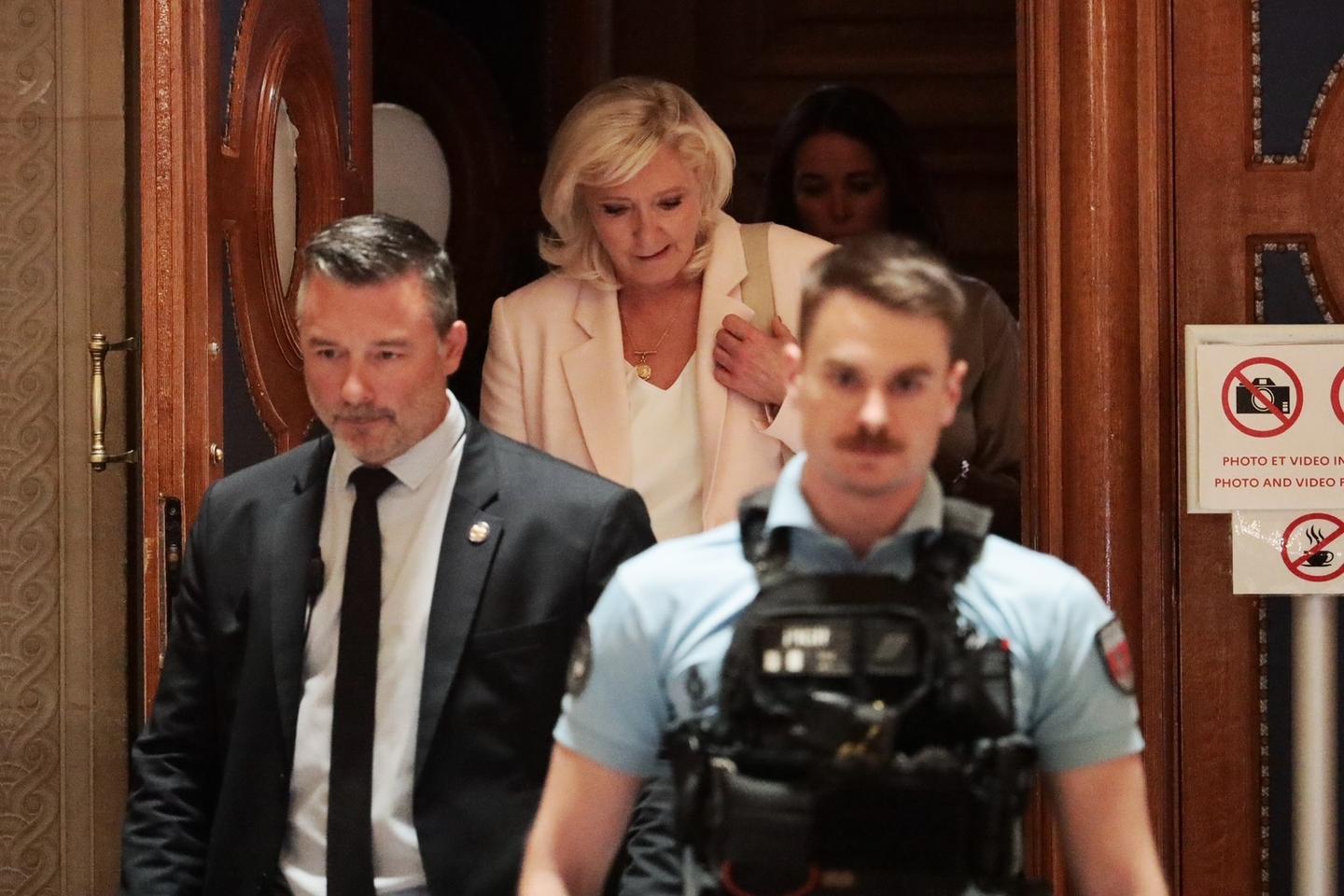 Marine Le Pen condamnée en appel : retrouvez les réponses à vos questions sur la décision de la cour et ses conséquences