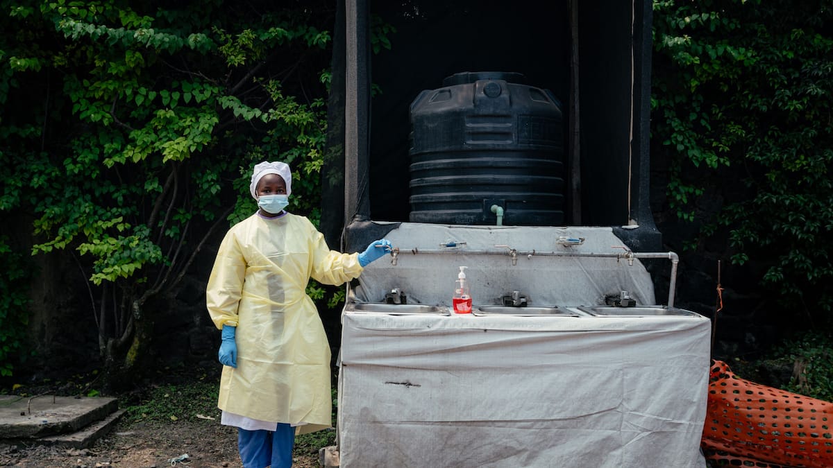 Un Américain testé positif au virus Ebola en RDC: les États-Unis vont soumettre des voyageurs à un dépistage | TVA Nouvelles