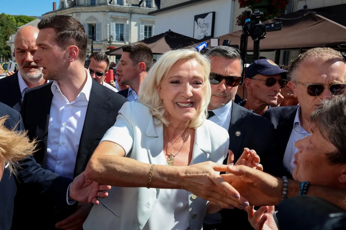 France: la candidature de Marine Le Pen divise, la justice ne se prononcera pas avant avril 2027 - TRT Français