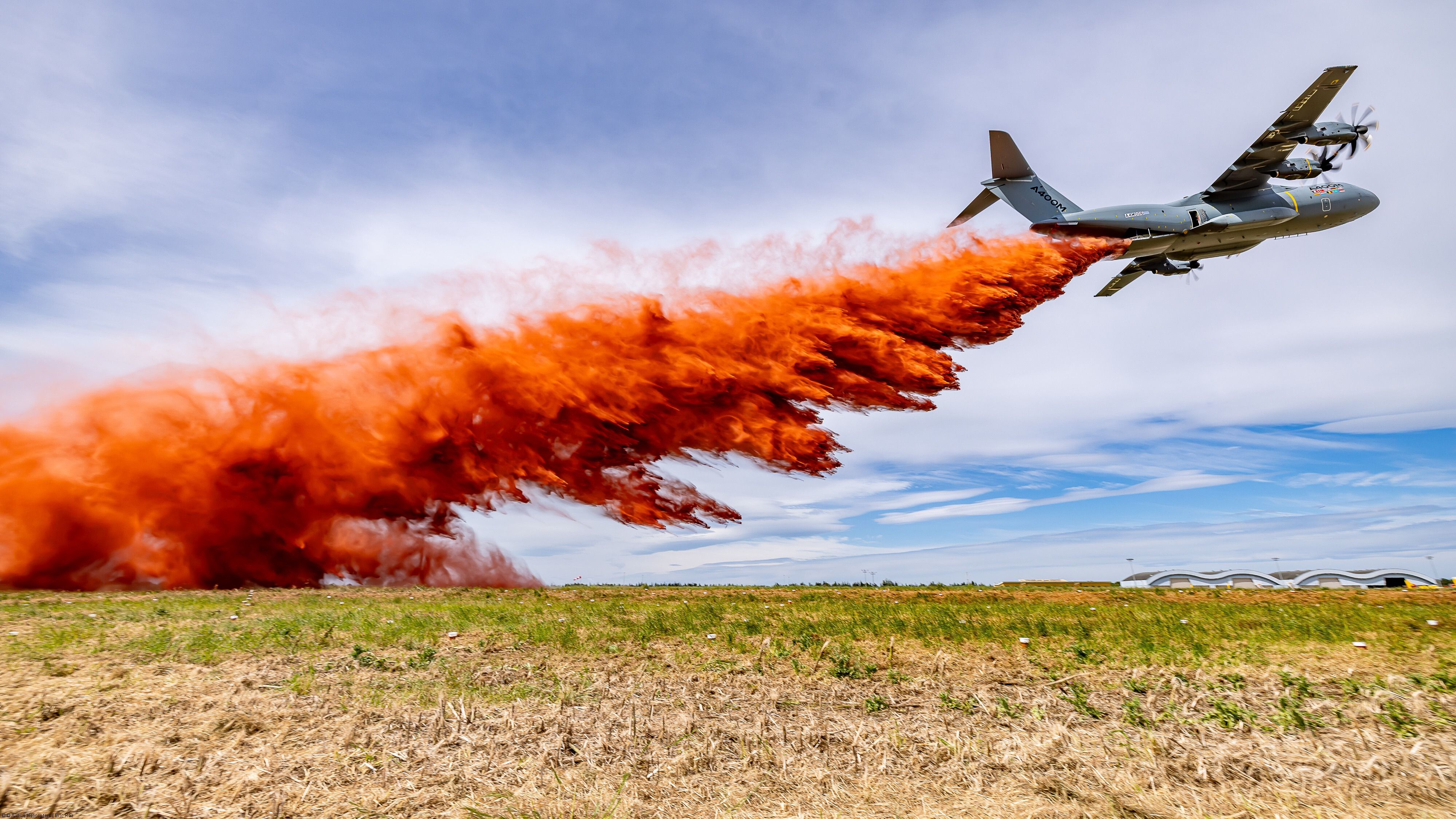 L'A400M, avion militaire d'Airbus, déployé pour la première fois contre les incendies mais dans un rôle clairement limité
