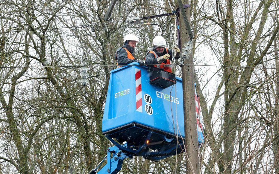 Canicule : 20 000 foyers privés d'électricité après les orages - Le Parisien