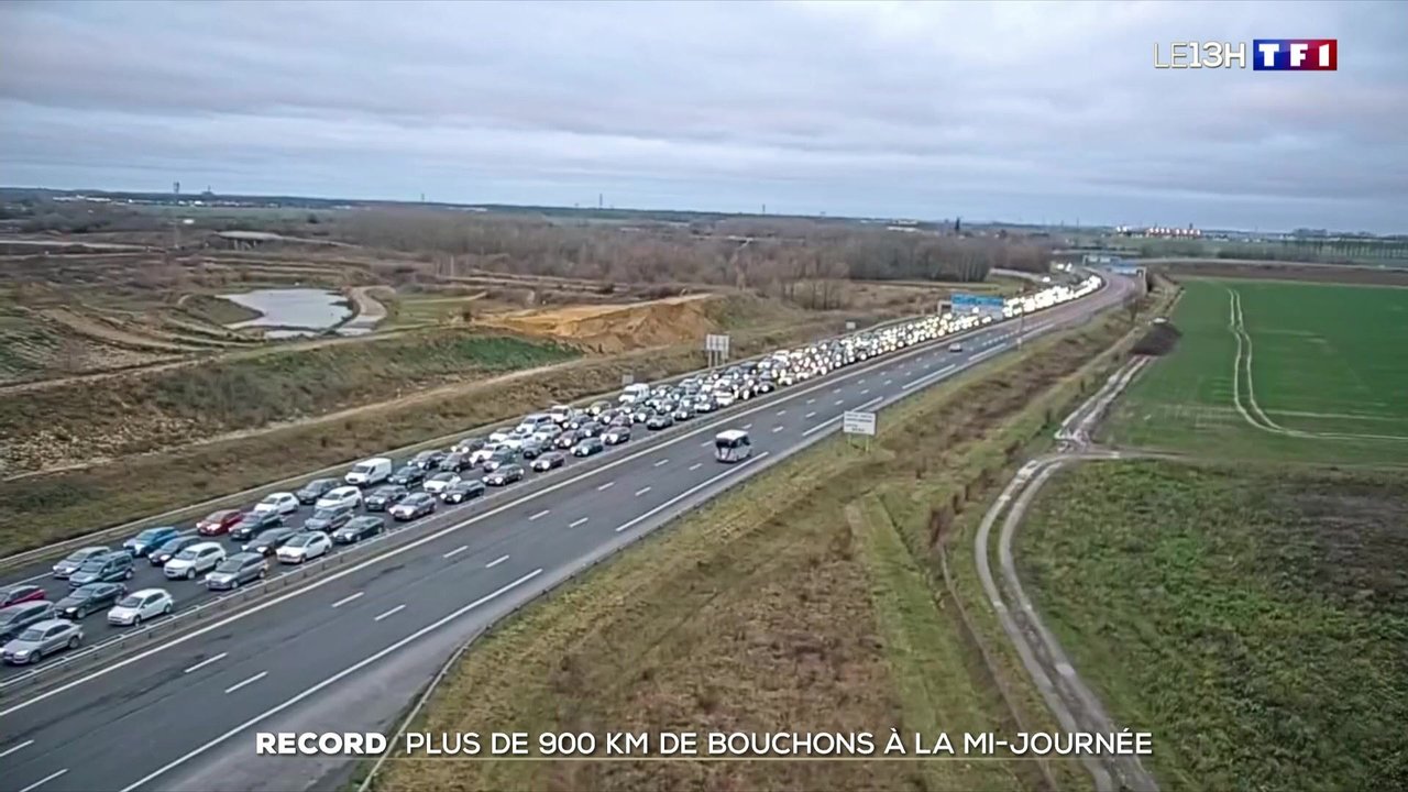 Record : plus de 900 km de bouchons à la mi-journée