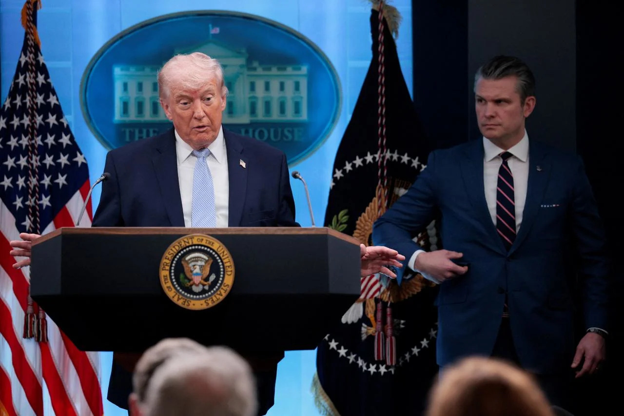 Trump menace l'Iran de destruction totale - Yahoo Actualités France