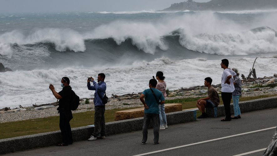 Typhon Bavi : 17 morts aux Philippines, près de 2 millions de personnes évacuées en Chine et à Taïwan, un mètre de précipitation attendu dans certaines régions - lindependant.fr