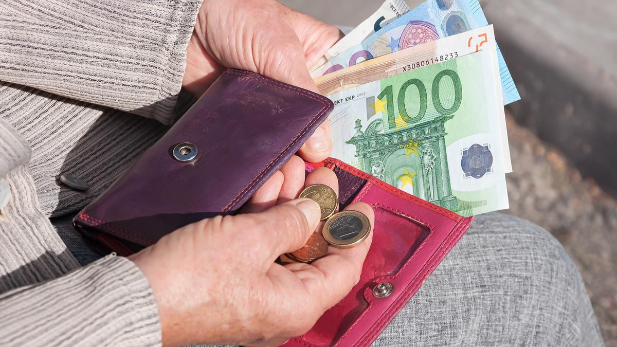 Des centaines de millions d'euros» de revenus pour les banques : l'Unaf  dénonce les frais lors des saisies sur compte