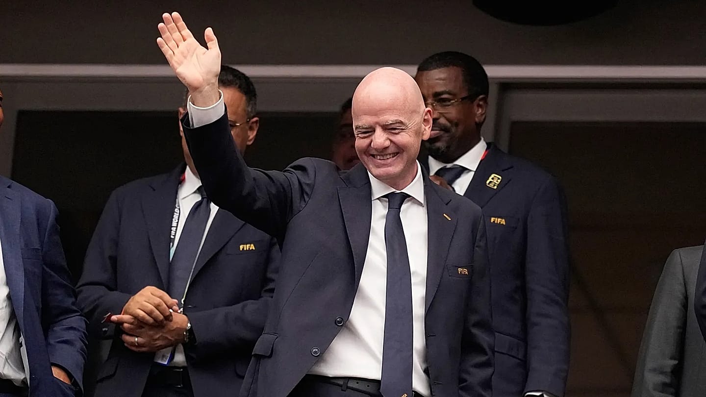 Le Parlement européen veut une enquête sur Infantino après le rouge de Balogun | Euronews