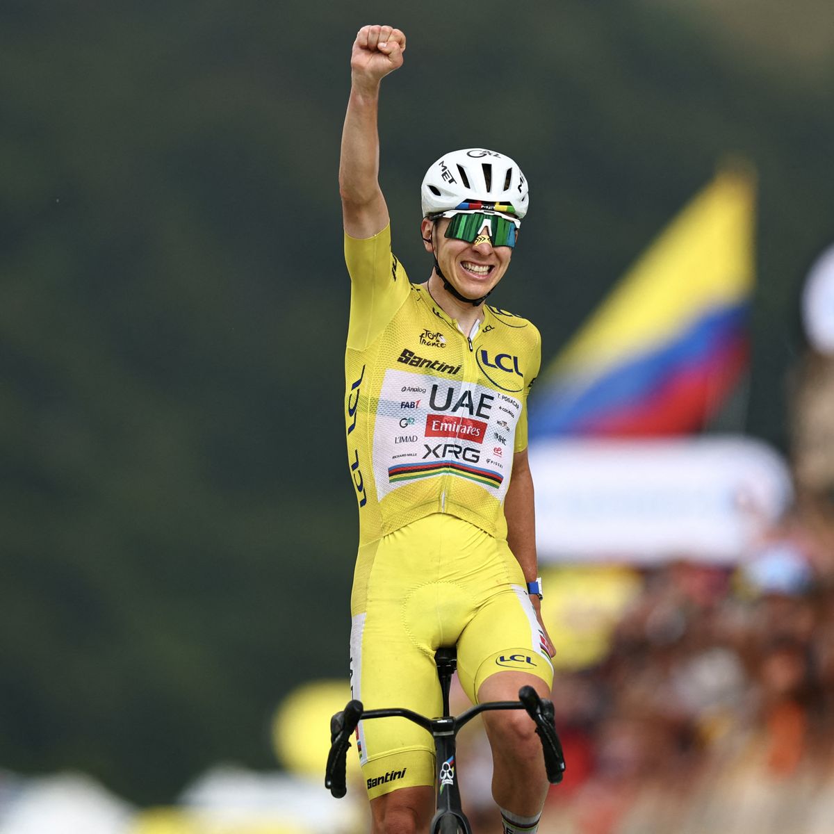 Tadej Pogacar s'impose au Markstein lors de la 14e étape du Tour de France et creuse l'écart, Paul Seixas s'empare du maillot blanc – franceinfo