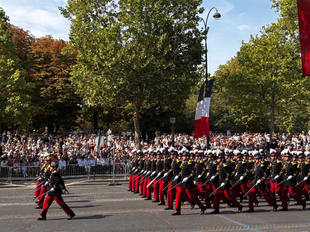 14 juillet 2026 : Un défilé historique sous le signe du réarmement européen et des adieux présidentiels - lesfrancais.press