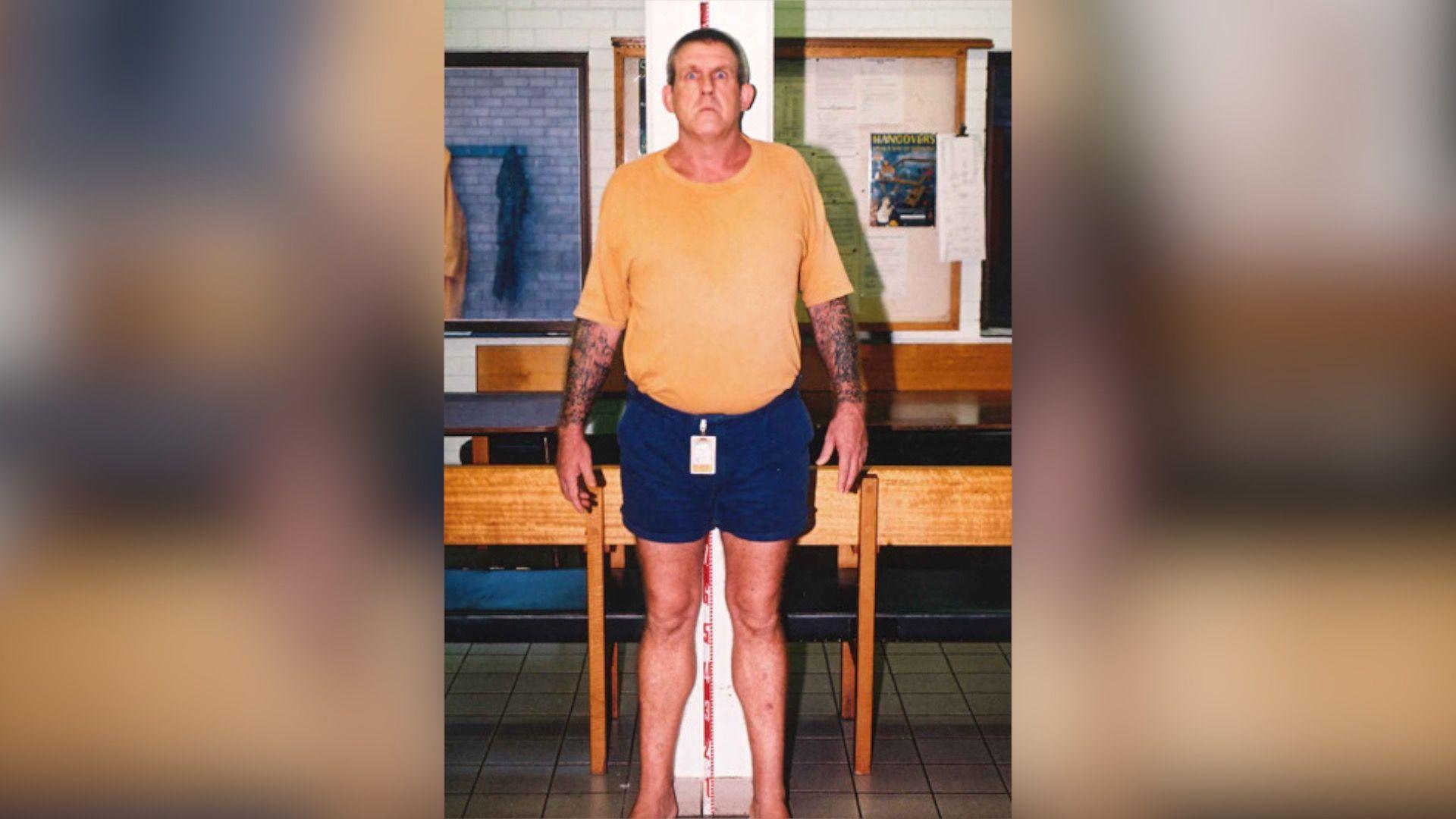 Peter Falconio: Australian police reveal previously unseen photos 25 years after backpacker murder - BBC News