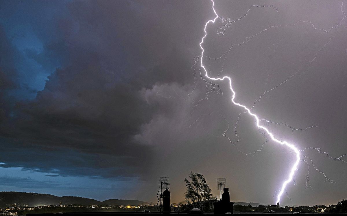 Orages : deux morts et de nombreux foyers privés d'électricité | Le Télégramme