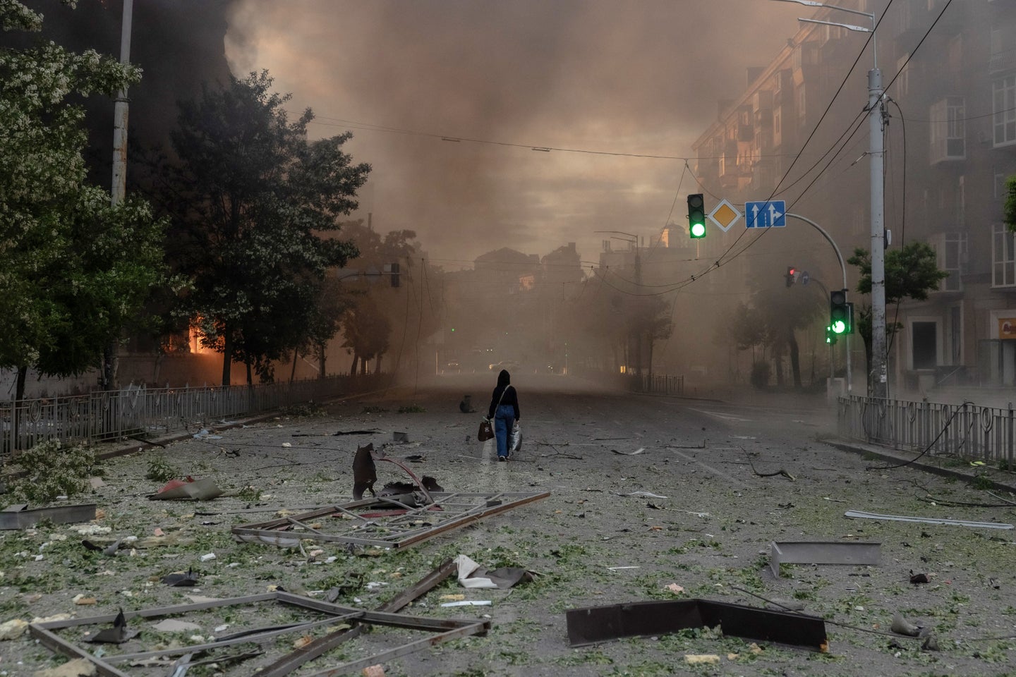 Quatre morts dans des bombardements russes en Ukraine, le missile «Orechnik» utilisé | Le Devoir