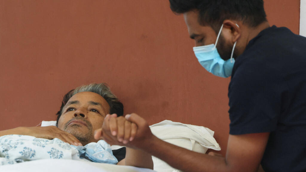 Inde: en grève de la faim, le militant écologiste Sonam Wangchuk évacué de force et hospitalisé - RFI