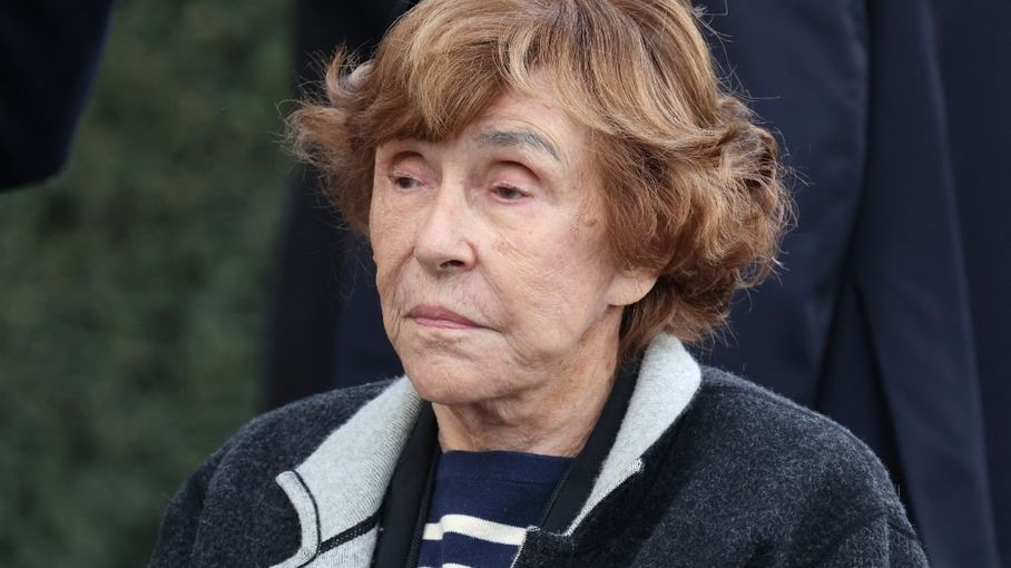 Edith Cresson a conservé sa voiture avec chauffeur malgré la fin des avantages à vie pour les anciens Premier ministre – franceinfo