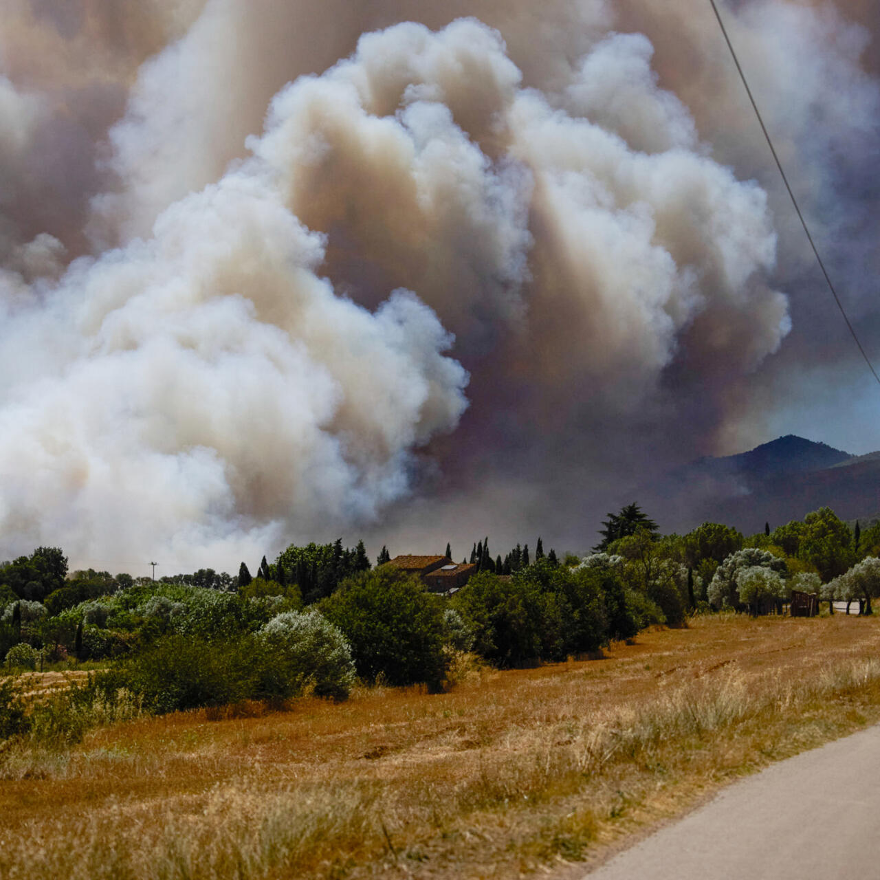Espagne: l'incendie près de la Costa Brava bientôt stabilisé, 2.300 hectares brûlés