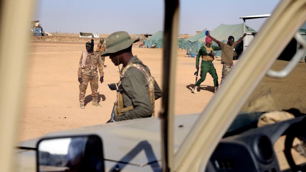 Une attaque jihadiste contre des soldats maliens révèle la présence d'opératifs russes - France 24