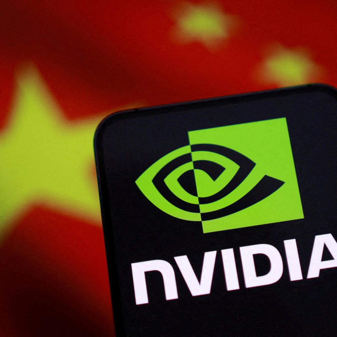 Guerre technologique entre la Chine et les États-Unis: le fabricant Nvidia entre deux eaux - RFI