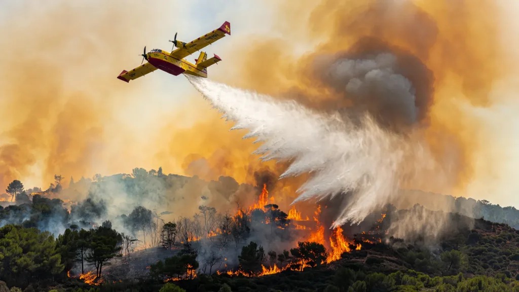 Ardèche : 120 hectares brûlés à Saint-Georges-les-Bains, 5…
