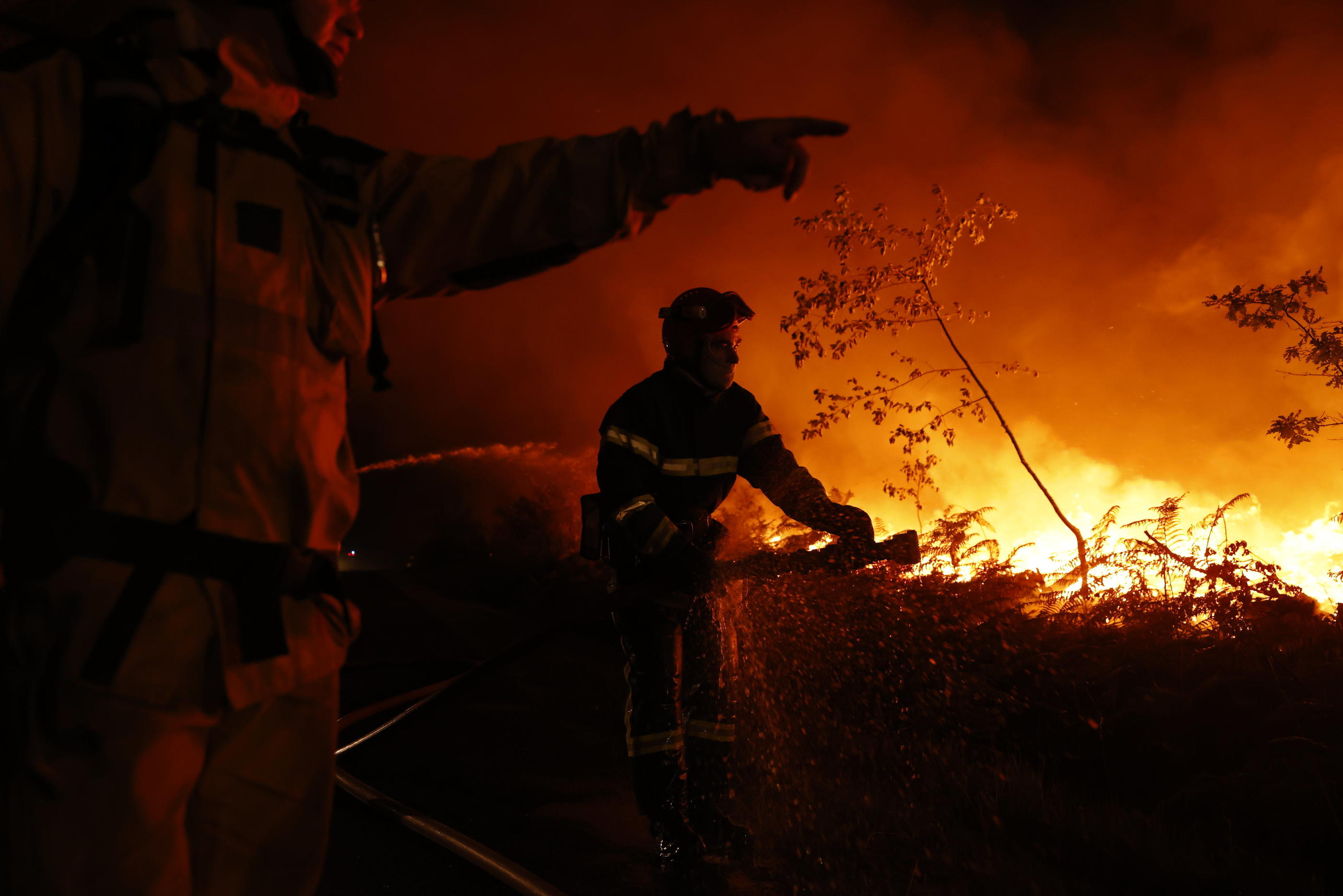 Feu dans le Var : 600 ha de forêt brûlés, premier gros incendie de la saison - Le Parisien