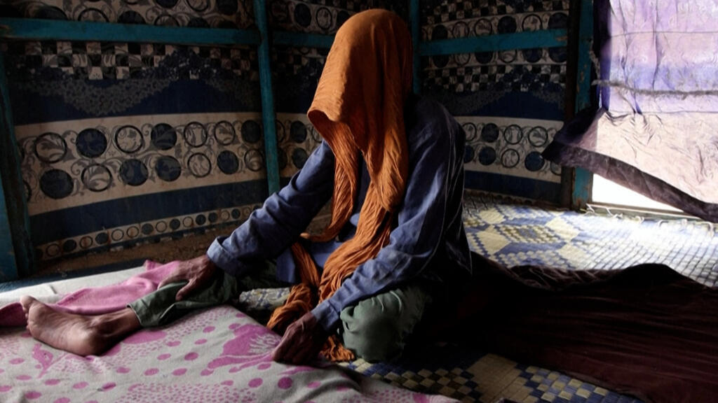 Mali : des réfugiés témoignent de tortures et d'assassinats par l'armée et  des combattants russes - France 24