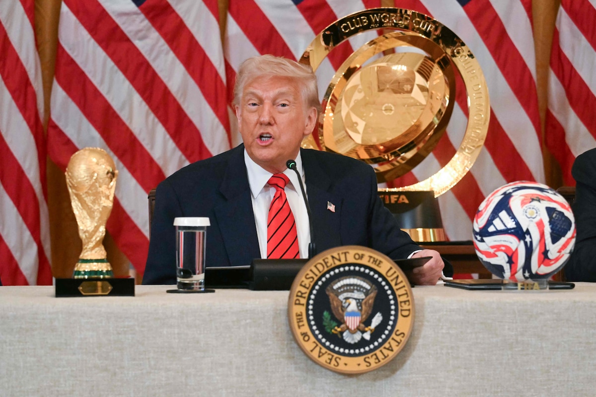 Coupe du monde 2026 : Donald Trump garantit une expérience "sans accroc" aux "fans de foot du monde entier" - parismatch.be