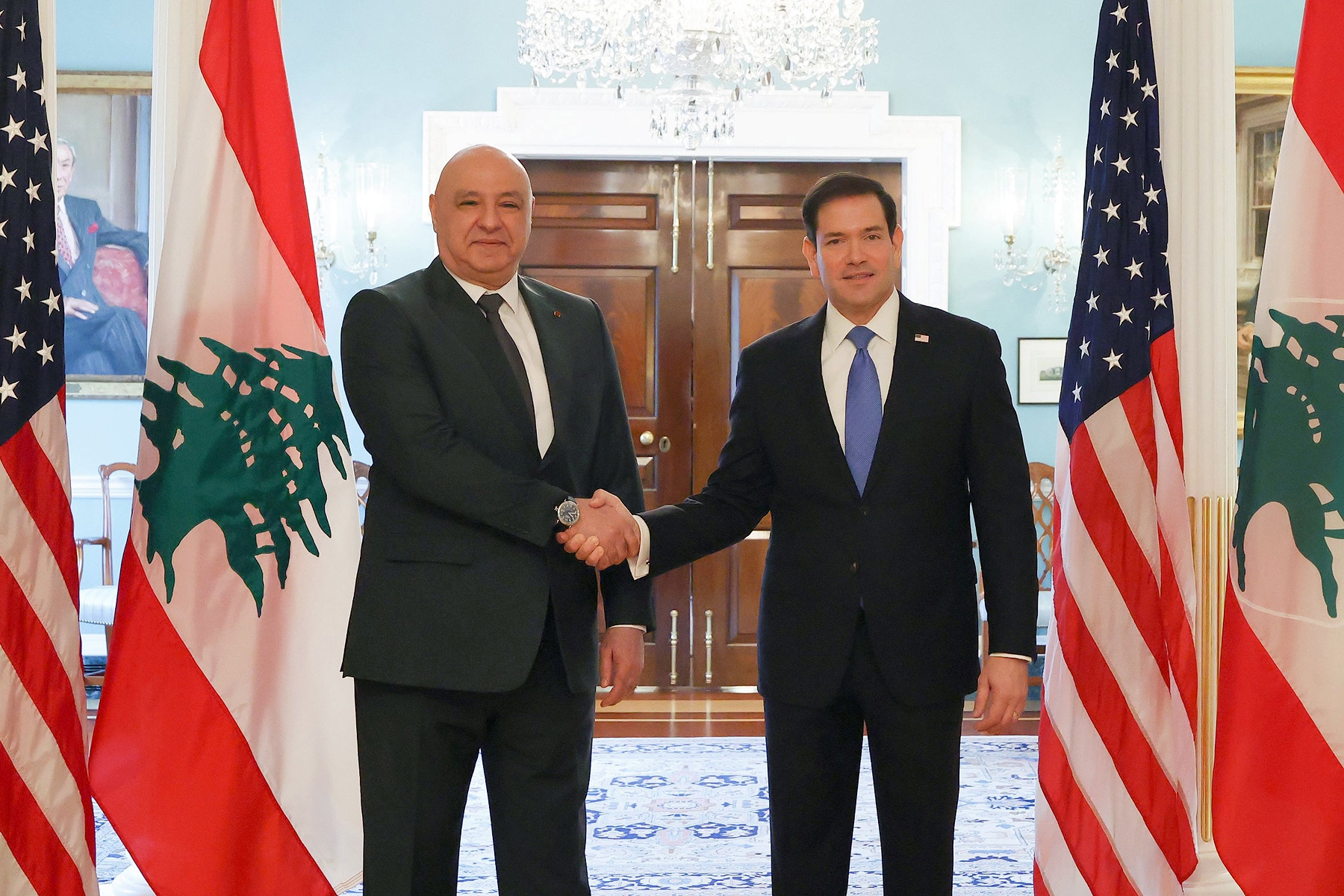 Sous pression pour désarmer le Hezbollah, le président libanais reçu par Trump