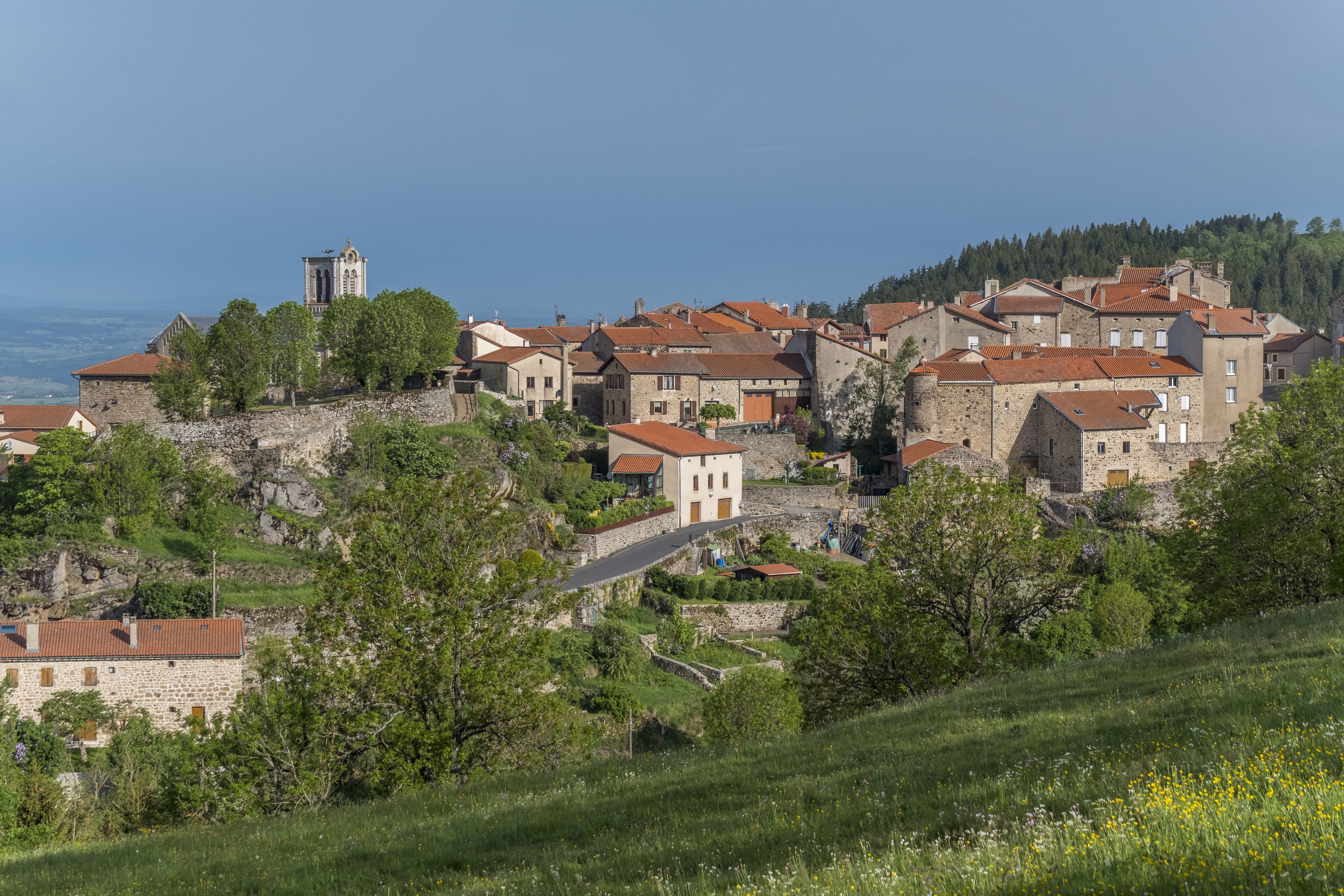 Deux retraités retrouvés morts «plusieurs mois» après leur décès, en Haute- Loire – Libération