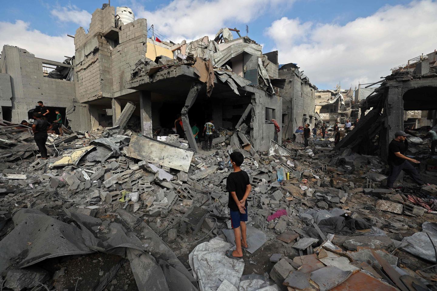 A Gaza, un bombardement israélien lors de funérailles tue huit personnes et en blesse 22 autres