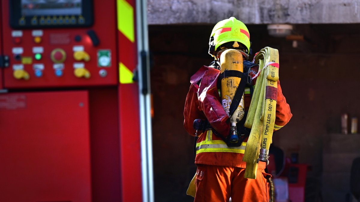 Incendies : Laurent Nuñez demande la libération des sapeurs-pompiers volontaires pour faire face aux feux qui ravagent une partie de la France - ladepeche.fr
