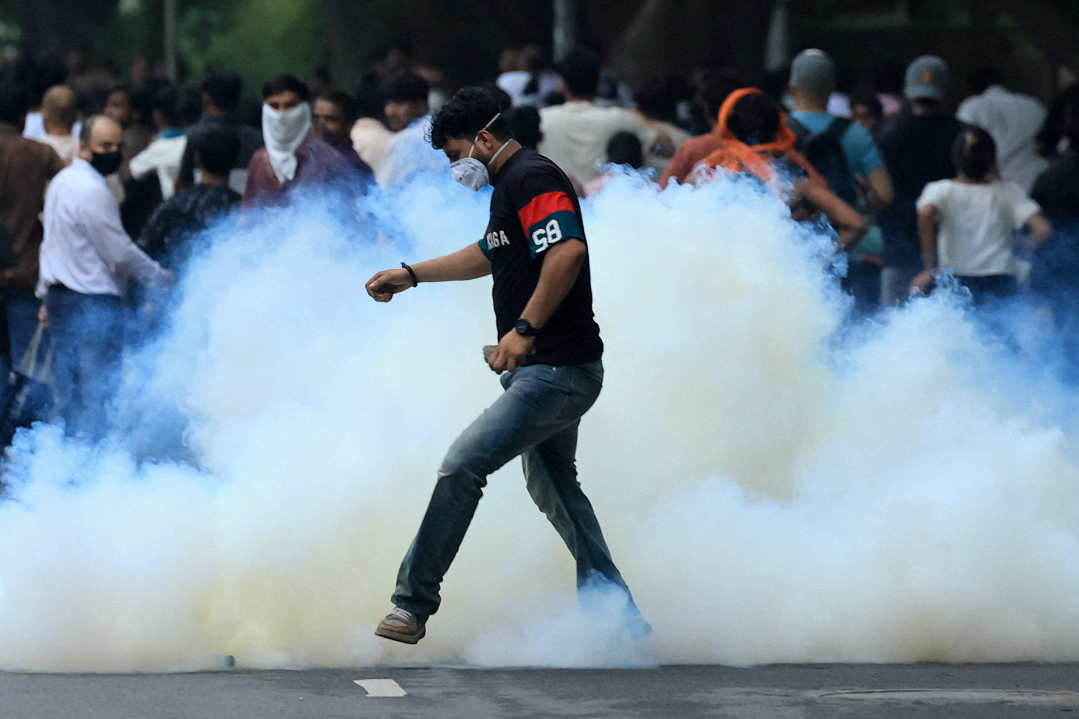 En Inde, le parti des cafards défie le Parlement, des milliers de personnes dans la rue affrontent la police - Le Parisien