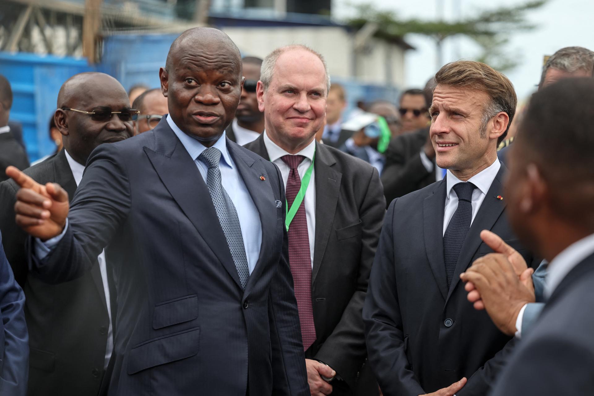 Manganèse et base militaire: le président gabonais en visite d'État à Paris ce lundi