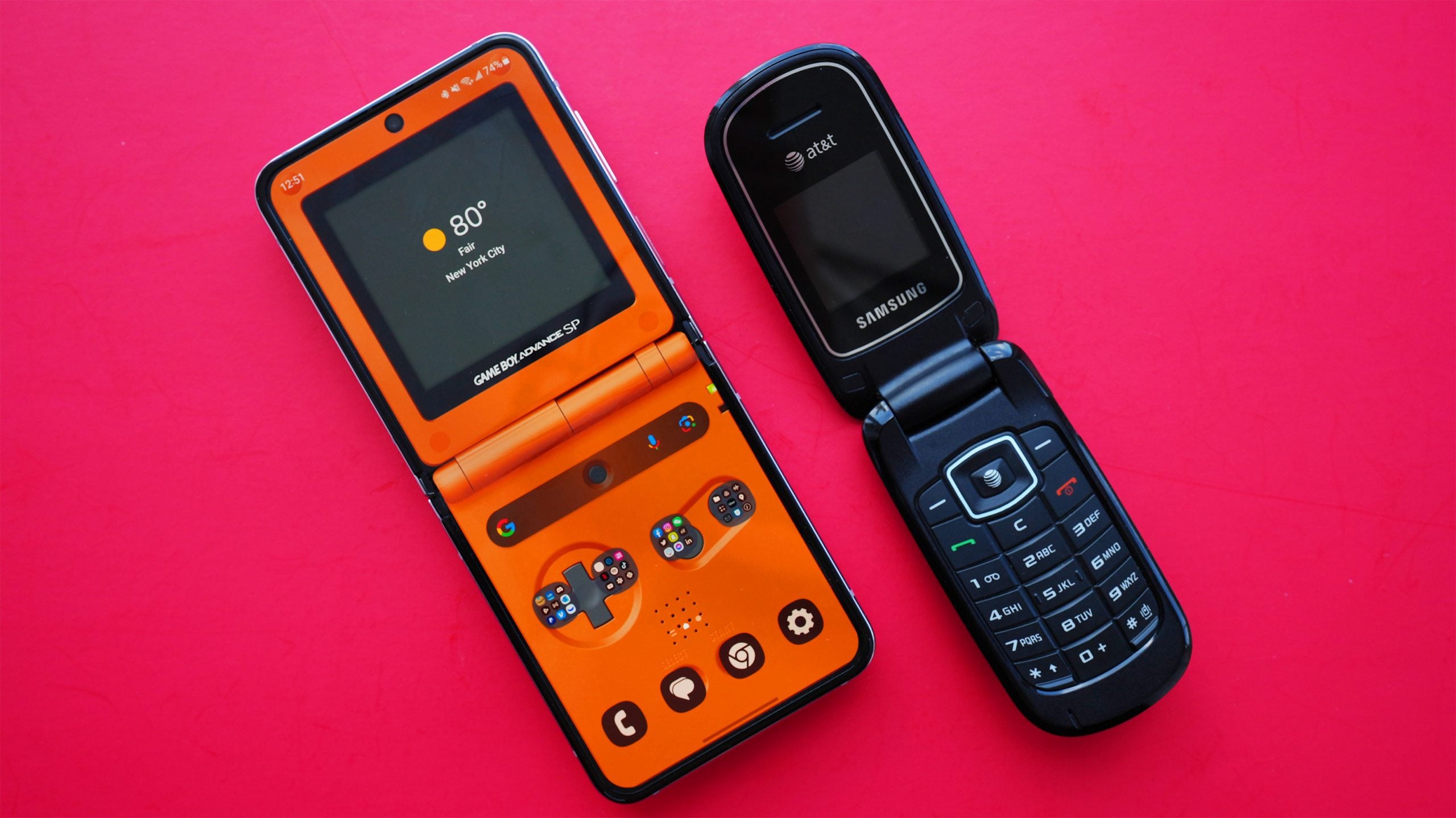 Les téléphones à clapet séduisent la Gen Z et les jeunes Mil ...