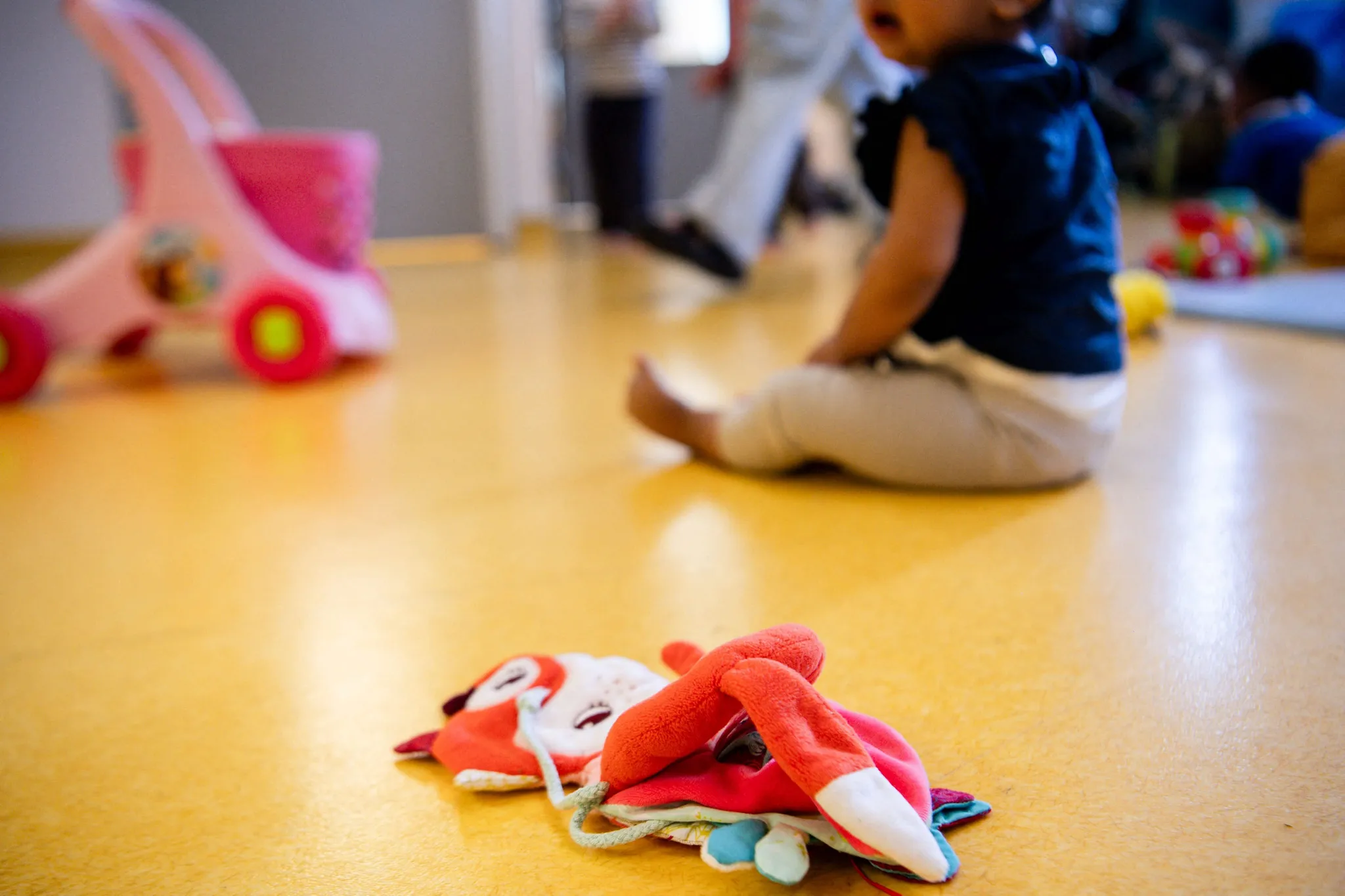Garde d'enfants : le site "Nounou-top" épinglé pour pratiques commerciales trompeuses | France Inter