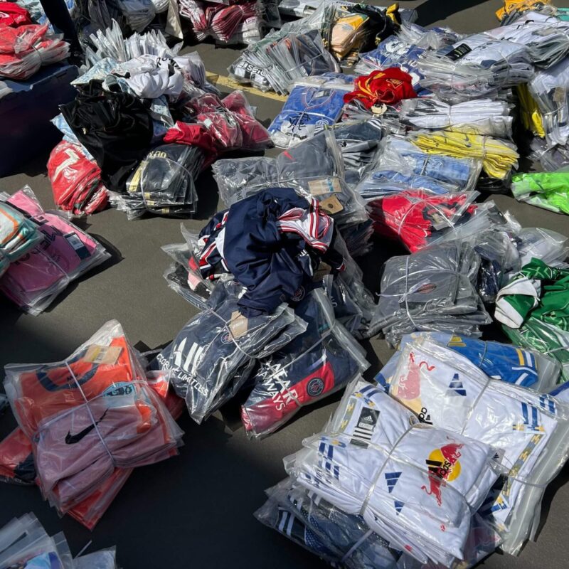 Plus de 4000 faux maillots saisis avant la Coupe du monde 2026