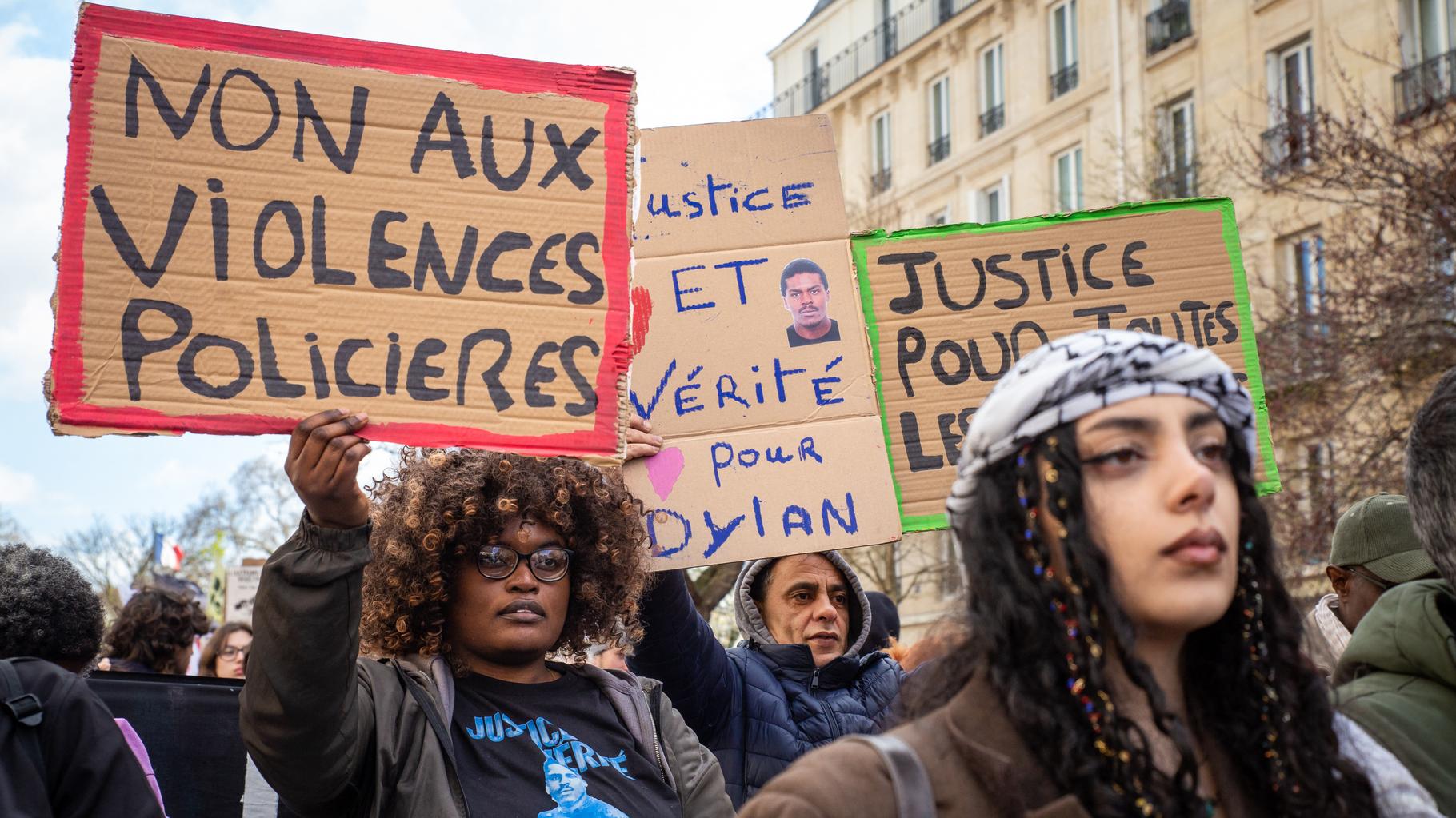 À l'Assemblée, la pétition contre la loi sur la légitime défense des policiers franchit un cap symbolique