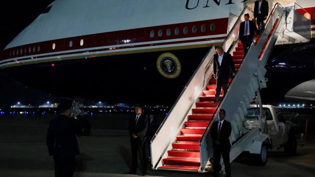 Des interrogations planent sur la sécurité du nouvel Air Force One de Donald Trump - Yahoo! Actualités