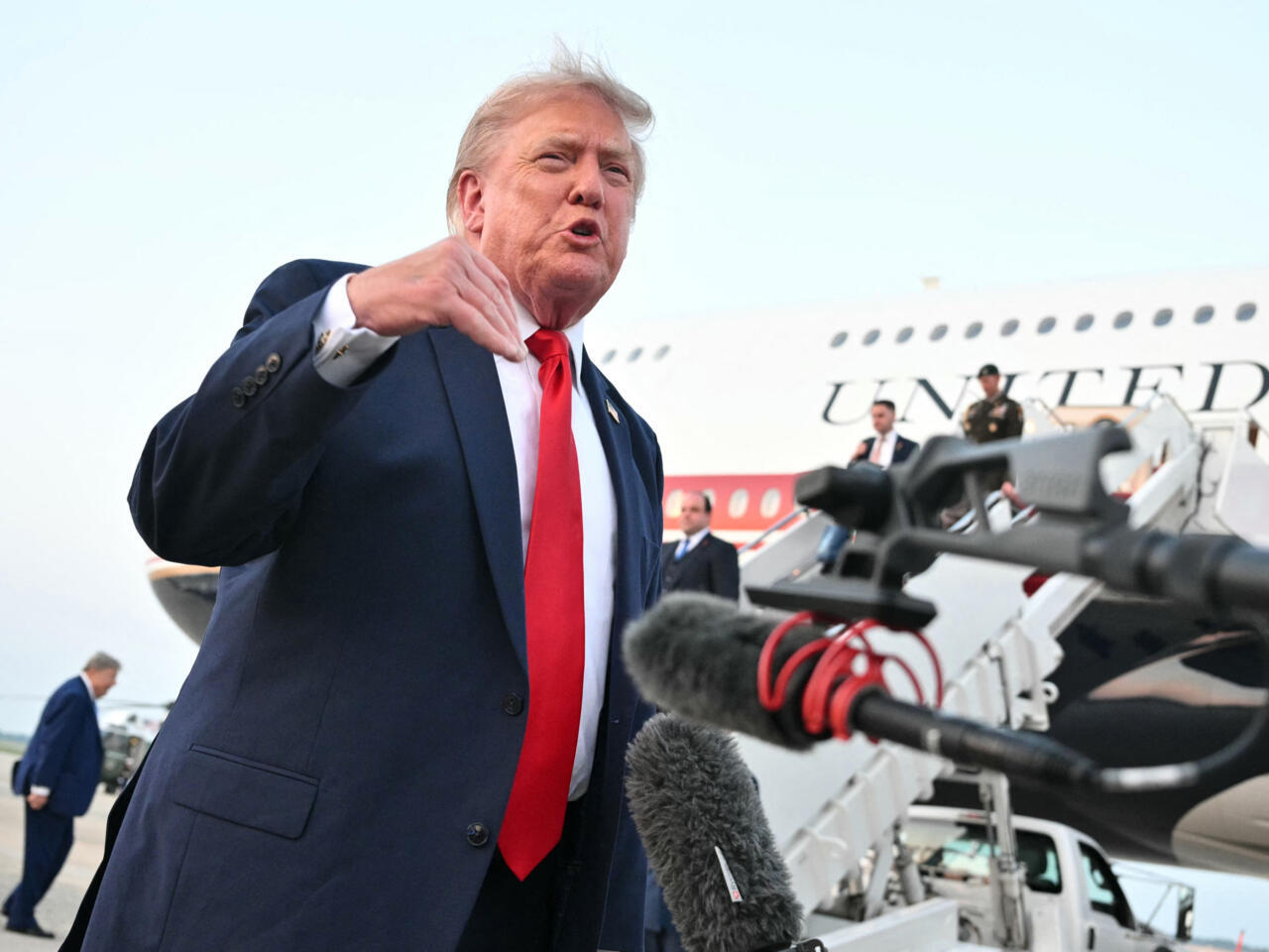 Donald Trump annonce frapper «très durement» l'Iran pour venger les soldats américains tués en Jordanie - RFI