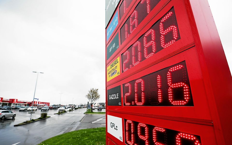 Prix des carburants : le SP95-E10 à nouveau au-dessus de 2 euros le litre | Le Télégramme