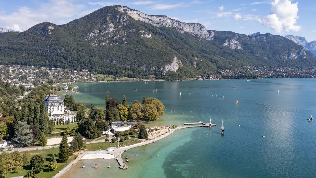 Annecy: la mairie accusée d'avoir tenté d'étouffer un viol | RTS