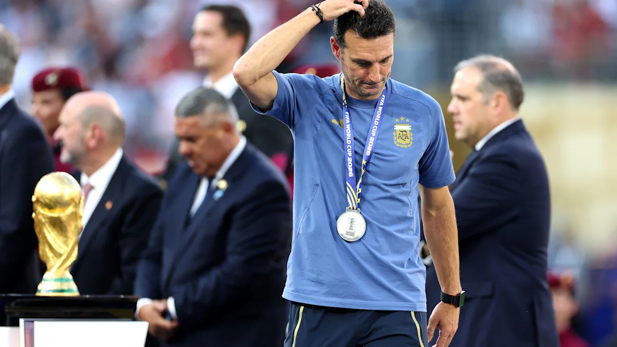 Scaloni, les larmes aux yeux : « J'ai mal au cœur… Je partirai à ce moment-là. » - Yahoo! Actualités